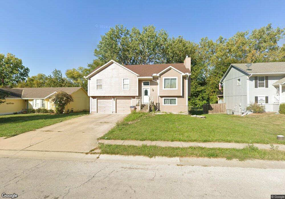116 S Huntsman Blvd, Raymore, MO 64083 - photo 1