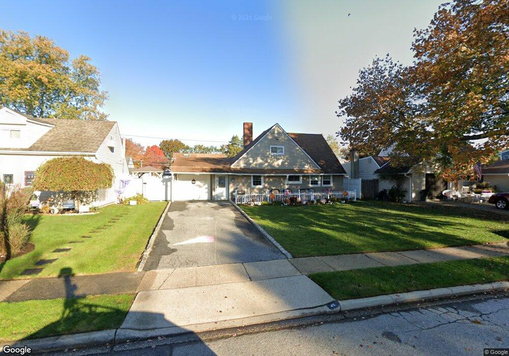 45 Elbow Ln, Levittown, NY 11756 - photo 1