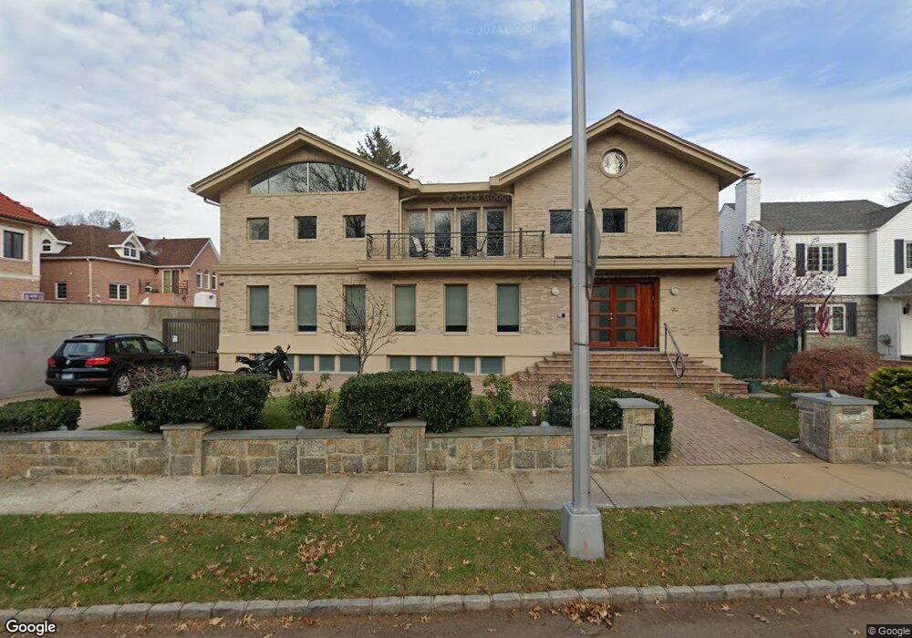 184-27 Tudor Rd, Jamaica, NY 11432 - photo 1