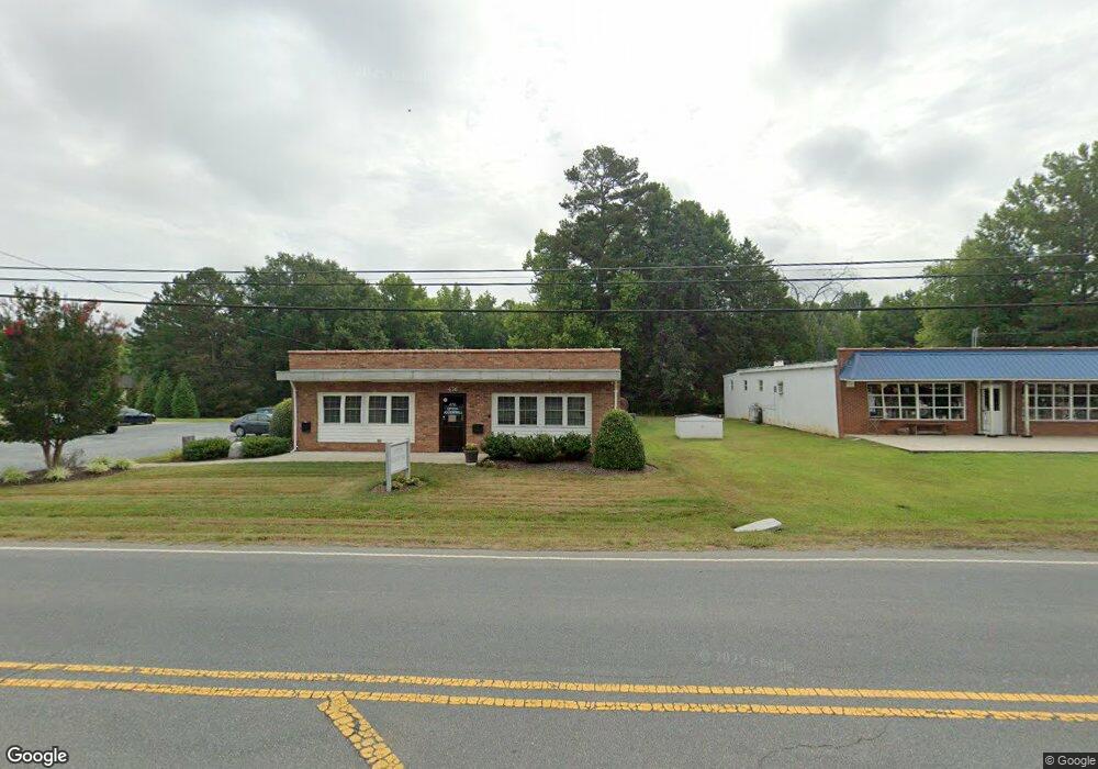 476 N Broad St, Seagrove, NC 27341 - photo 1