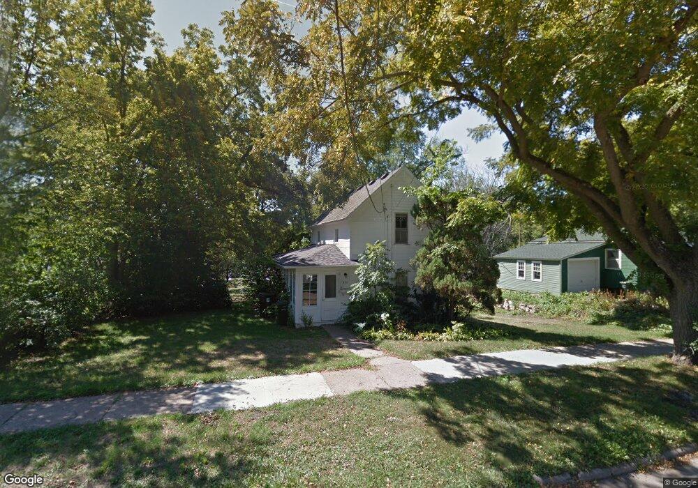 932 W 12th St, Cedar Falls, IA 50613 - photo 1