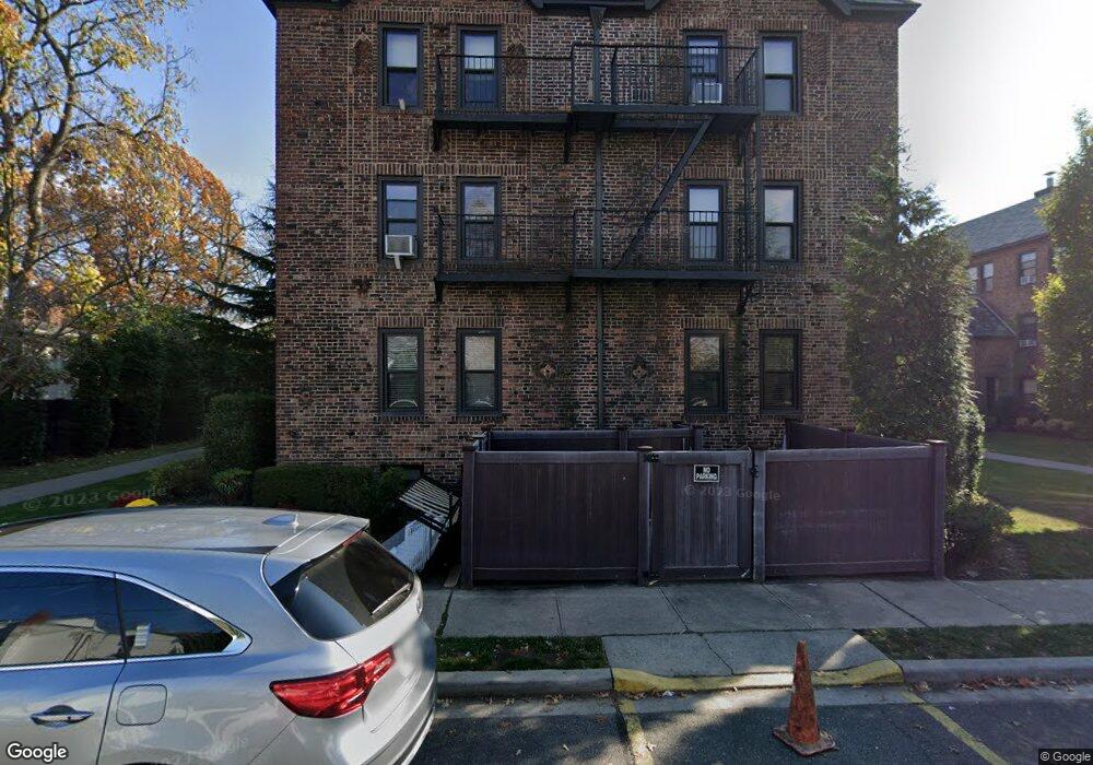 821 Woodmere Ct unit 1D, Woodmere, NY 11598 - photo 1