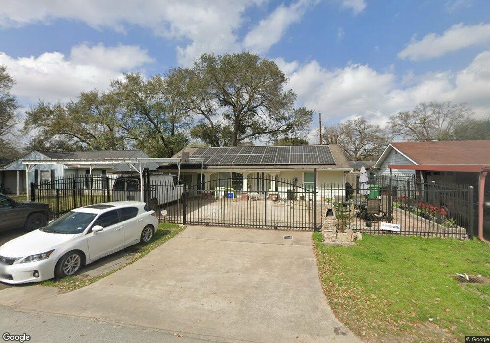 57 Trenwood Ln, Houston, TX 77022 - photo 1