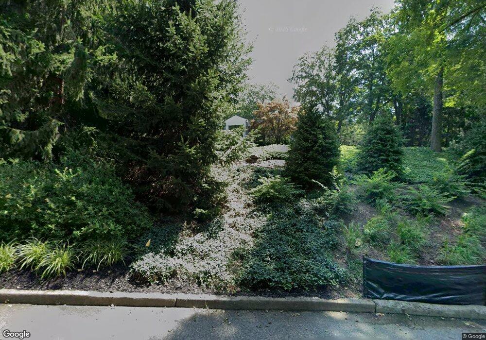 2 Fredrick Dr, Saddle River, NJ 07458 - photo 1