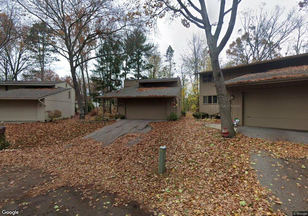 6798 Red Cedar Ln, West Bloomfield, MI 48324 - photo 1