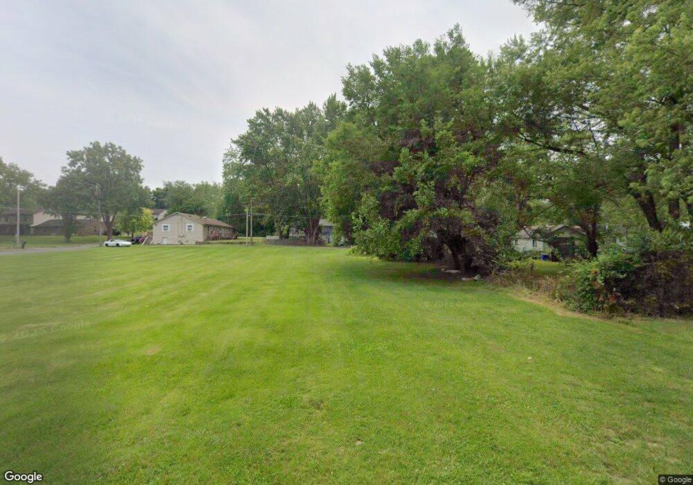 1625 Riverside Dr, Anderson, IN 46016 - photo 1