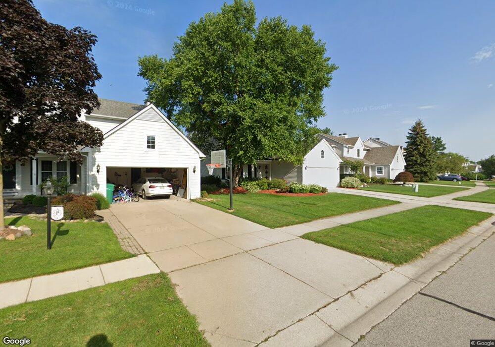 870 Linden Way, Auburn Hills, MI 48326 - photo 1