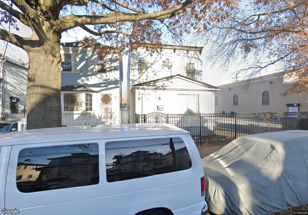 10939 157th St, Jamaica, NY 11433 - photo 1