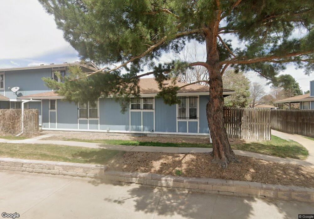 274 S Newark Cir, Aurora, CO 80012 - photo 1