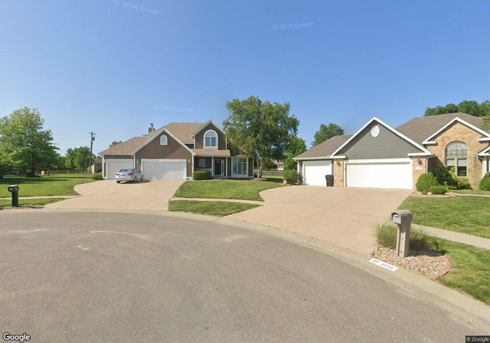 2718 SW Chauncey Ct, Topeka, KS 66614 - photo 1