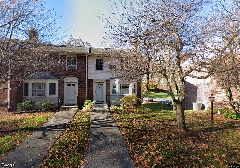 17 Silvermine Manor, Brookfield, CT 06804 - photo 1