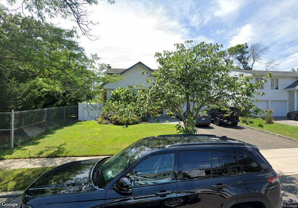 3016 Wynsum Ave, Merrick, NY 11566 - photo 1