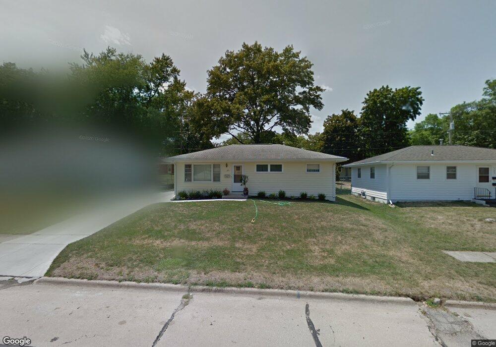 711 36th St SE, Cedar Rapids, IA 52403 - photo 1