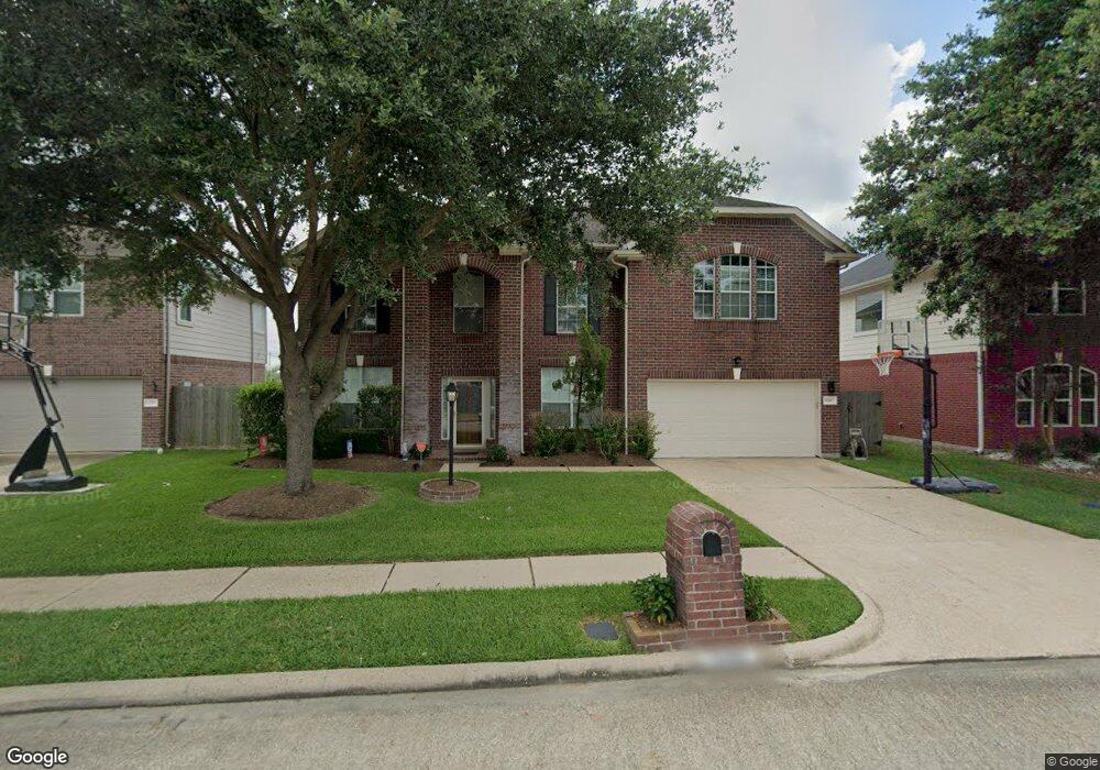 16907 Canyon Springs Ln, Friendswood, TX 77546 - photo 1