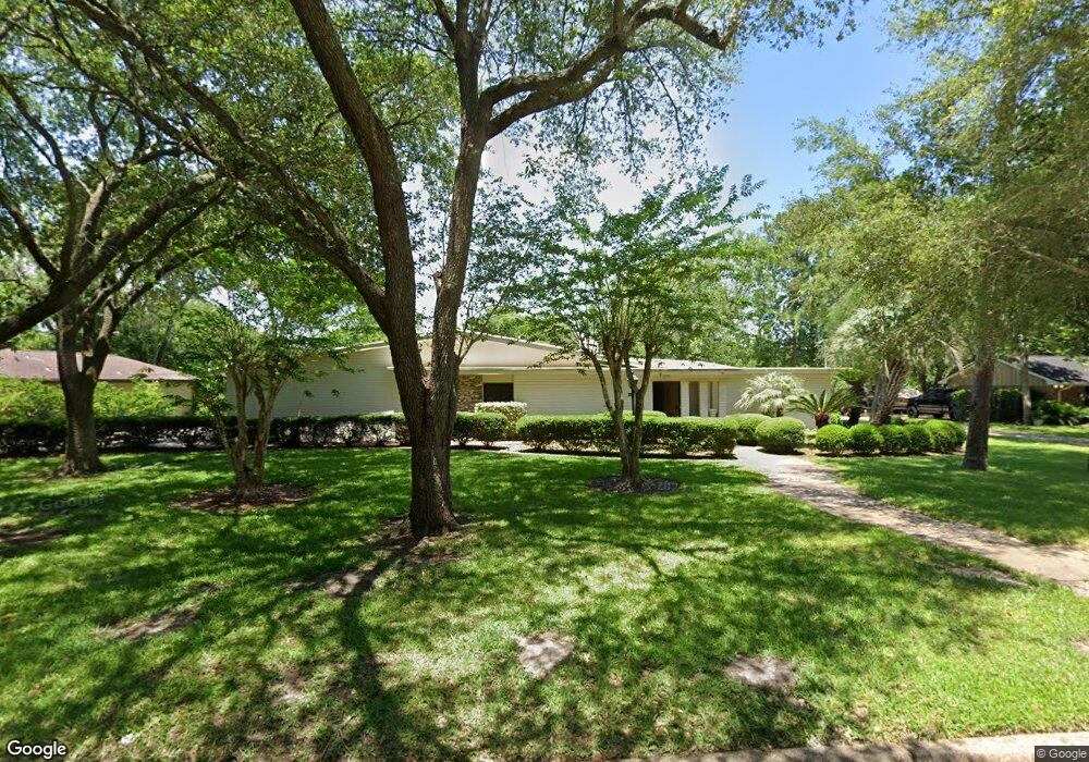 408 N Shadowbend Ave, Friendswood, TX 77546 - photo 1