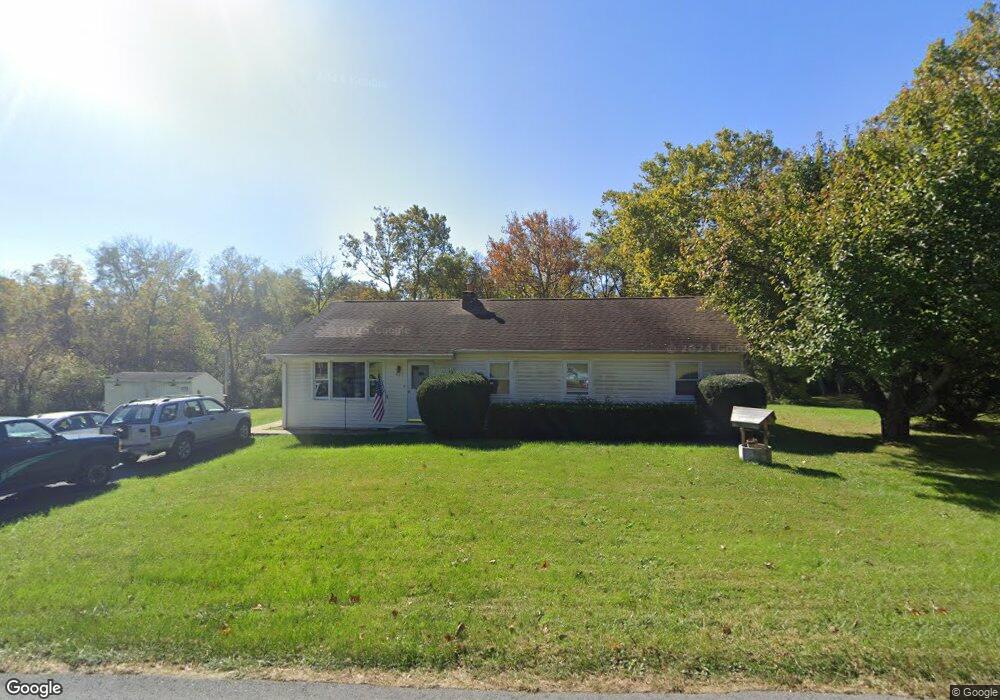 627 Henshaw Rd, Bunker Hill, WV 25413 - photo 1