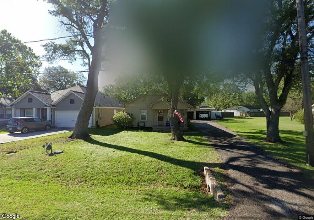 709 Clarence St, Tomball, TX 77375 - photo 1