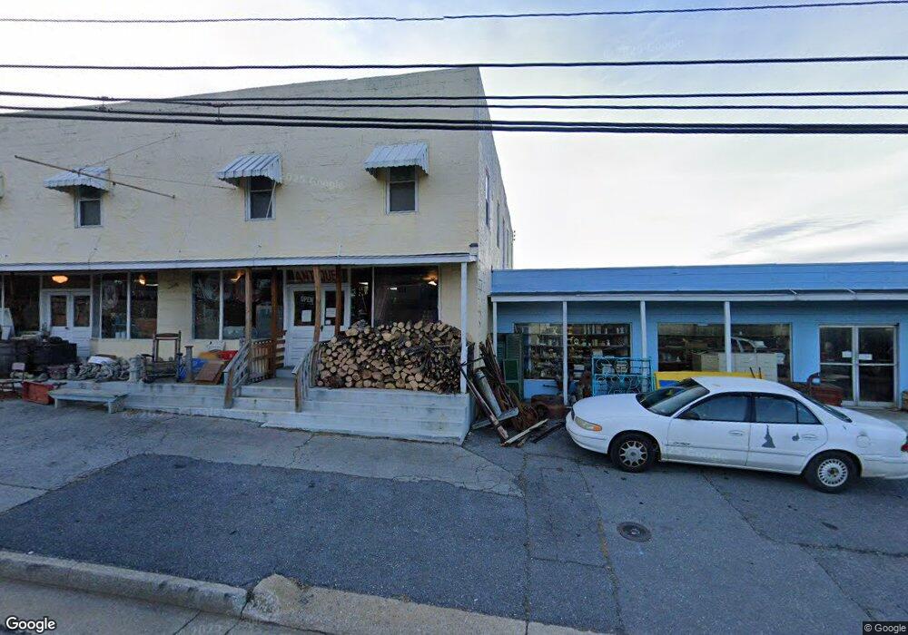 1739 N Delphine Ave, Waynesboro, VA 22980 - photo 1