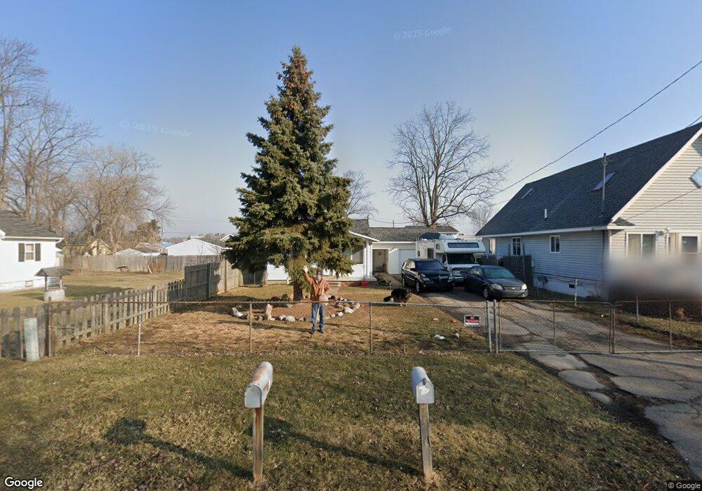 1038 W Boatfield Ave, Flint, MI 48507 - photo 1