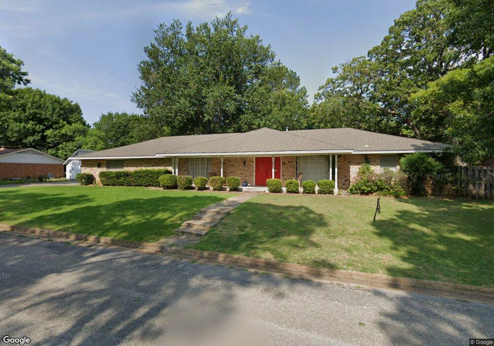 1206 E 9th St, Bonham, TX 75418 - photo 1