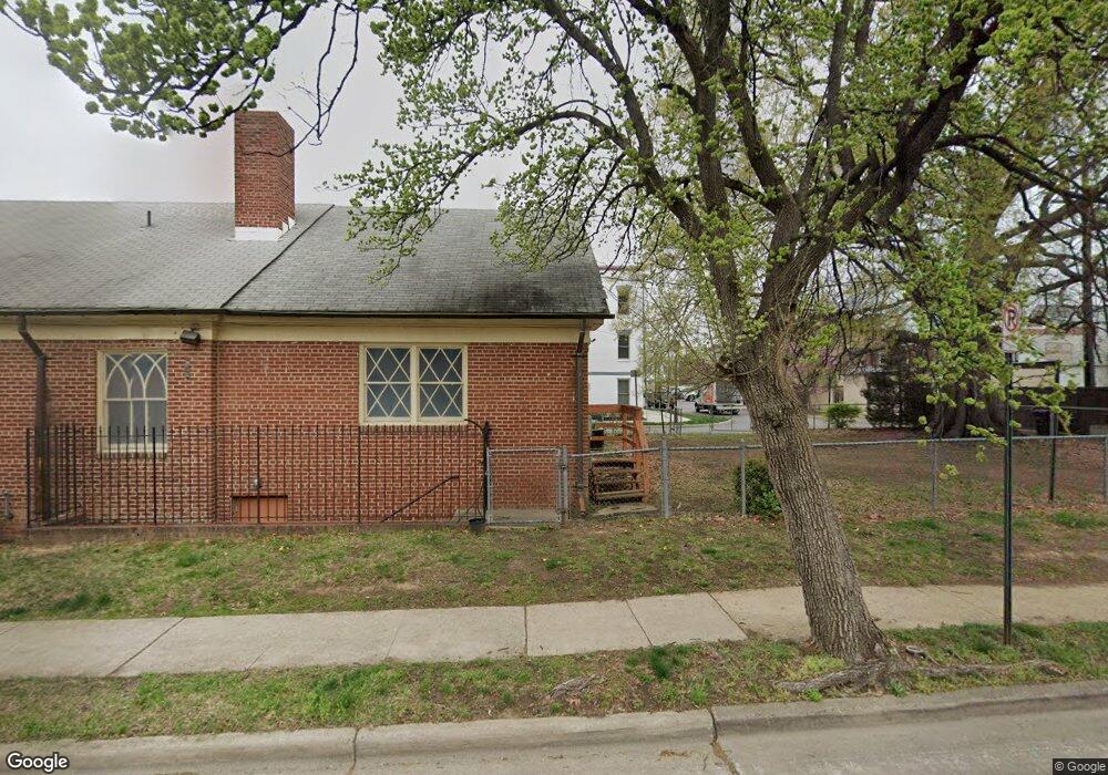 813 Montgomery St, Alexandria, VA 22314 - photo 1