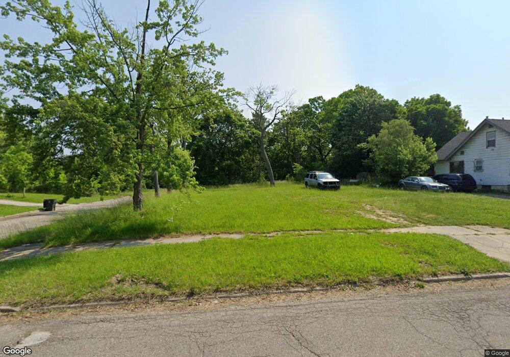 1530 N Grand Traverse St, Flint, MI 48503 - photo 1