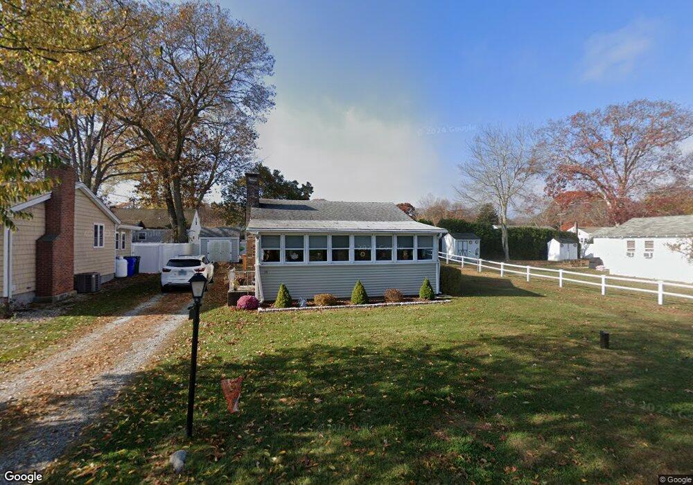 39 Hawks Nest Rd, Old Lyme, CT 06371 - photo 1