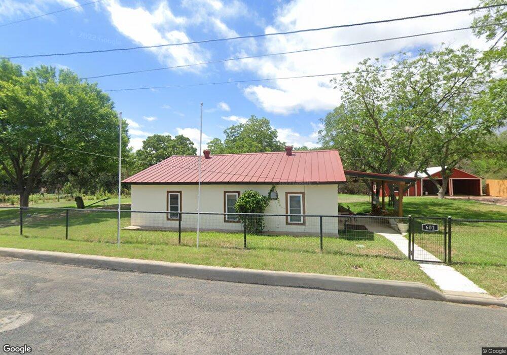 601 Winfred St, Fredericksburg, TX 78624 - photo 1