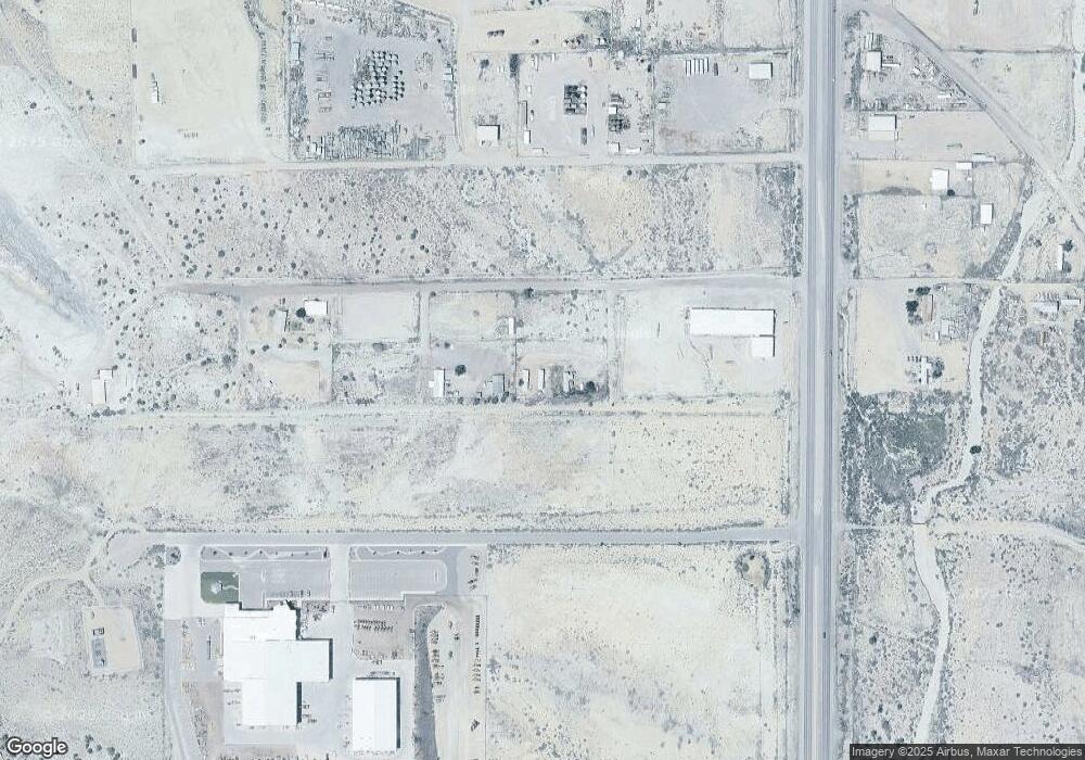 300 Maryland, Bloomfield, NM 87413 - photo 1