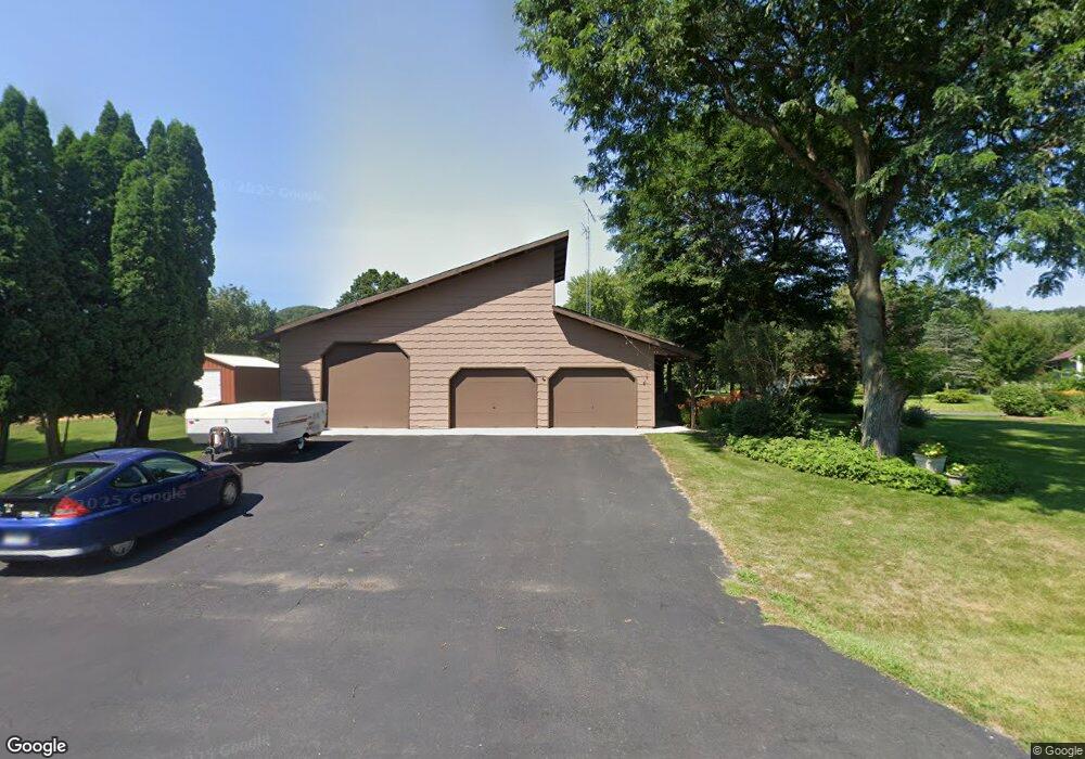 1572 West Ln, La Crescent, MN 55947 - photo 1