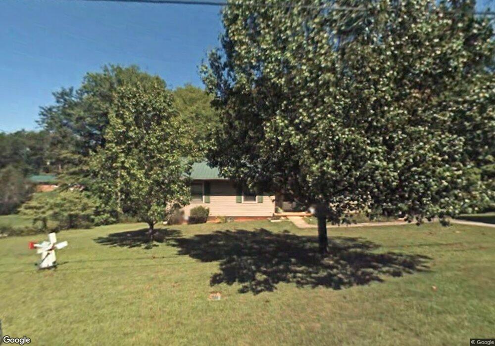 437 Forest Acres Cir, Walhalla, SC 29691 - photo 1