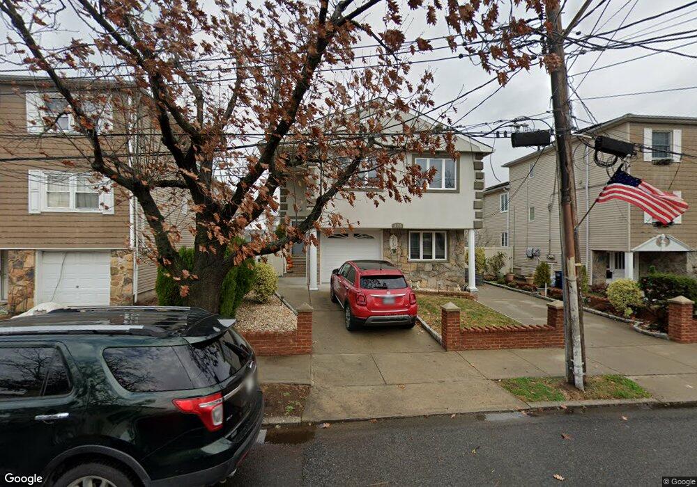 375 Montreal Ave, Staten Island, NY 10306 - photo 1