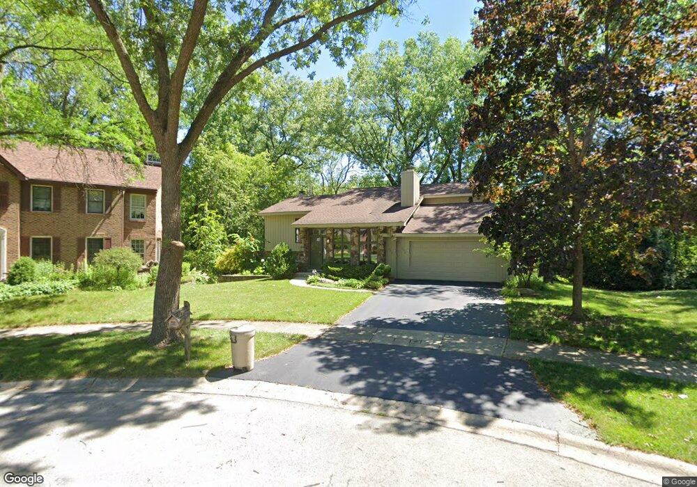 832 Biltmore Ct, Naperville, IL 60563 - photo 1