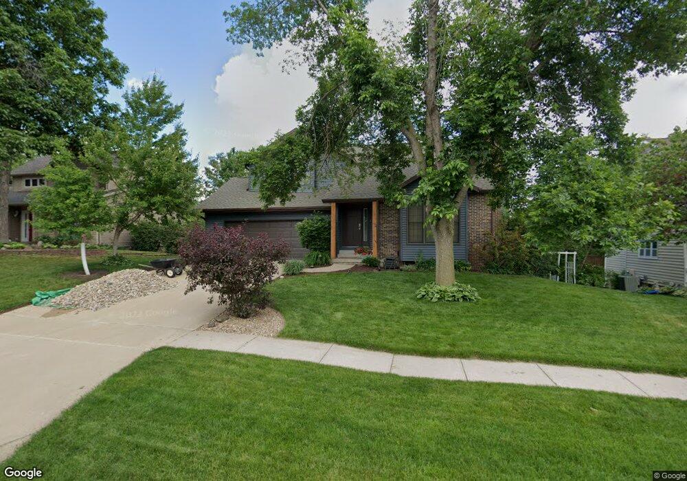 3504 Old Orchard Rd NE, Cedar Rapids, IA 52402 - photo 1