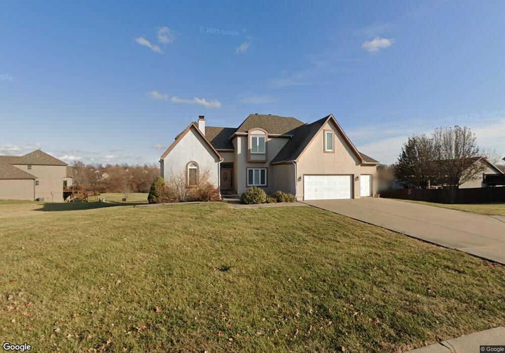 803 Cedar Ridge Dr, Raymore, MO 64083 - photo 1