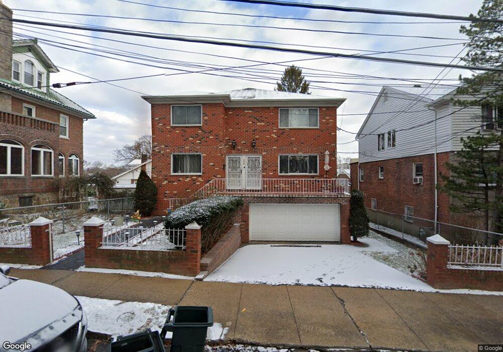 134 Parkway N, Yonkers, NY 10704 - photo 1