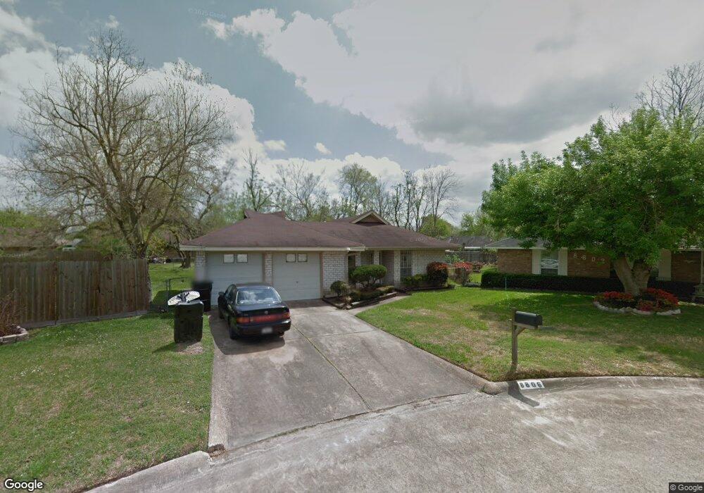 8806 Creeping Vine Ln, Houston, TX 77088 - photo 1
