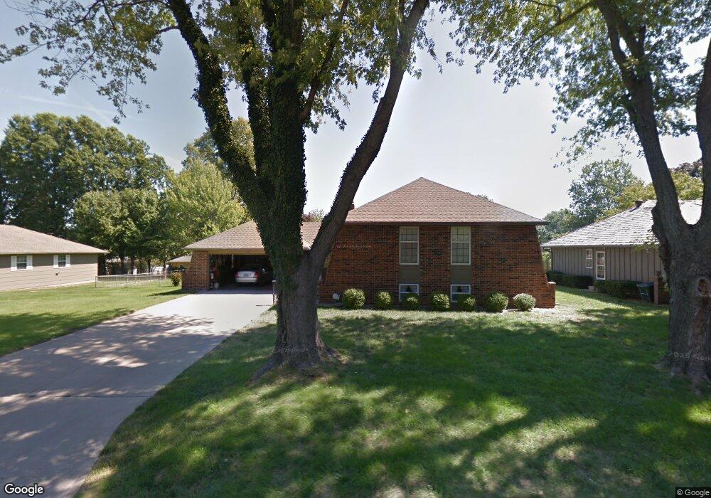 904 NW 10th St, Blue Springs, MO 64015 - photo 1