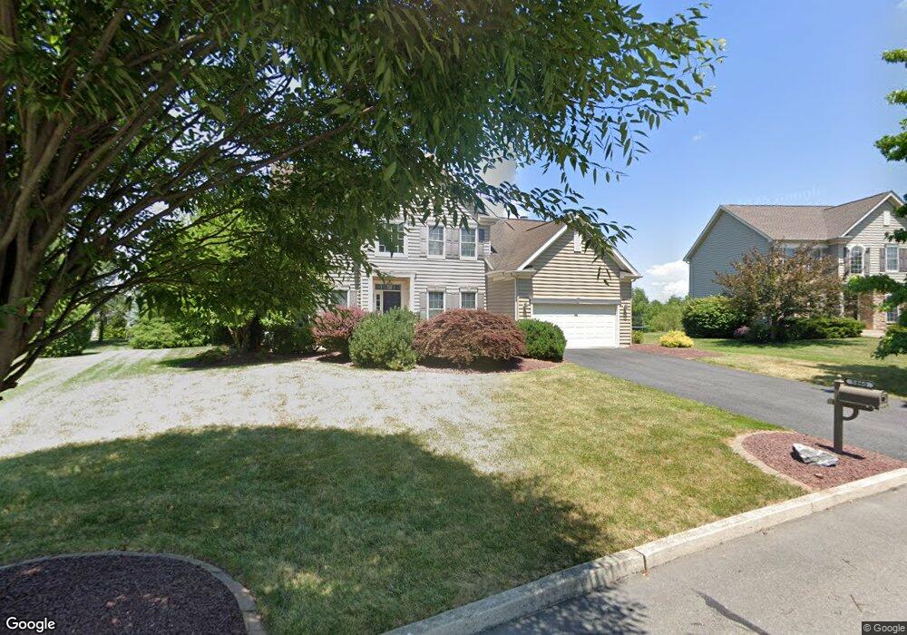 5860 Monocacy Dr, Bethlehem, PA 18017 - photo 1