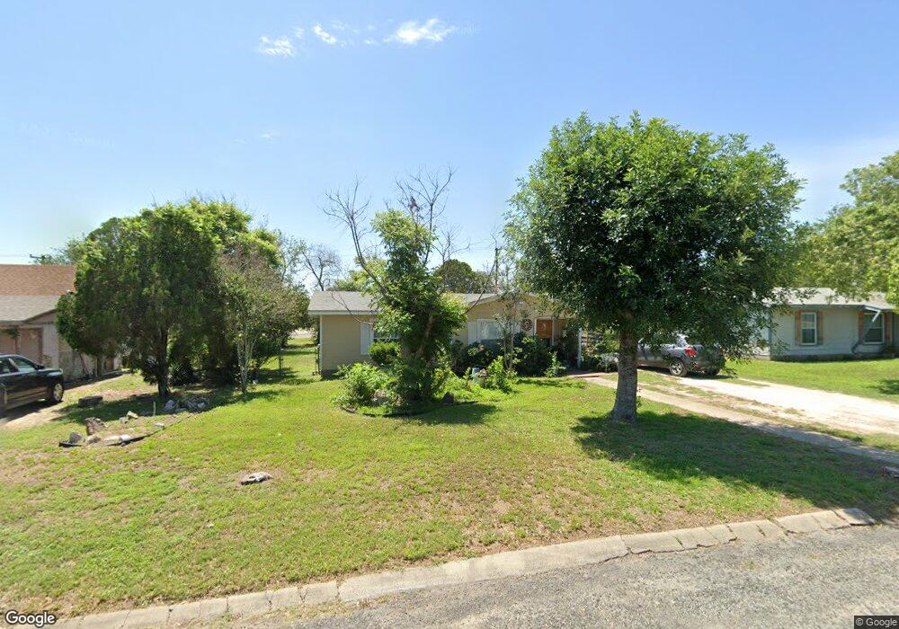 1410 E Corpus Christi St, Beeville, TX 78102 - photo 1