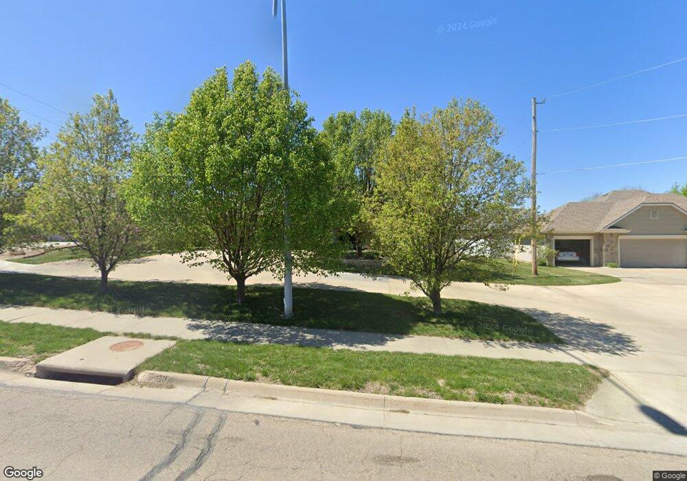 4037 SW Wanamaker Rd, Topeka, KS 66610 - photo 1