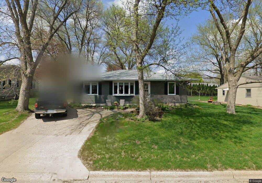 319 Fairview Dr, Albert Lea, MN 56007 - photo 1