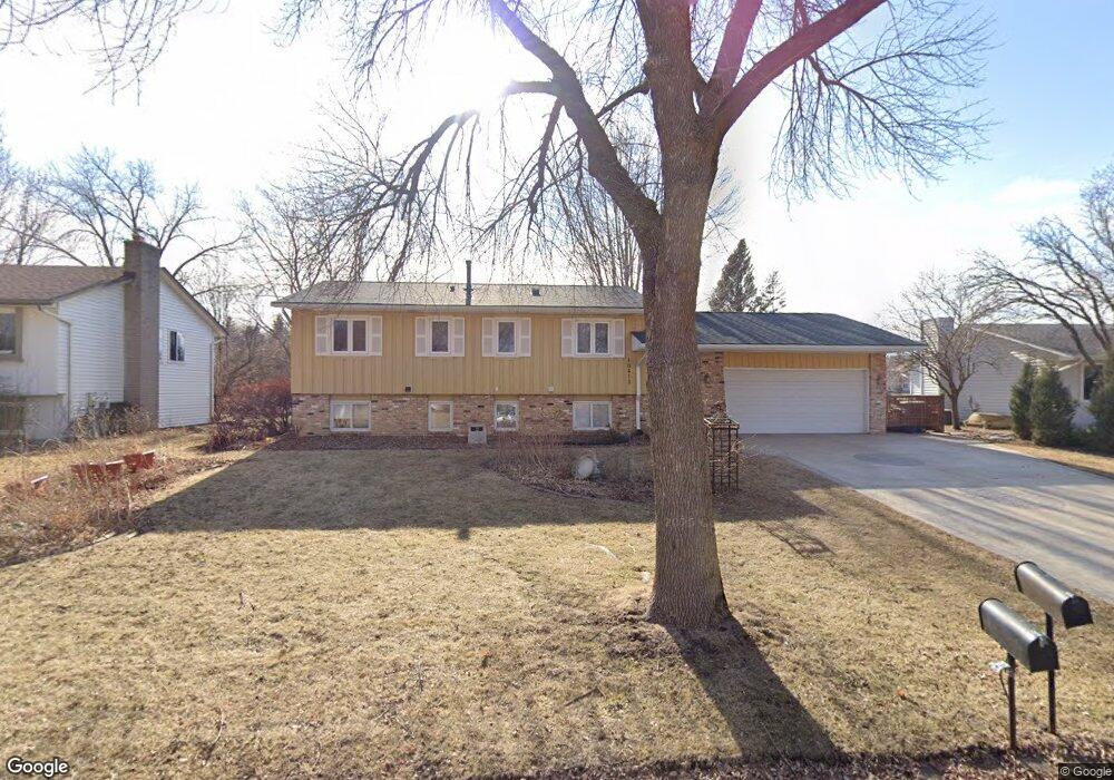 10415 Valley Forge Ln N, Maple Grove, MN 55369 - photo 1