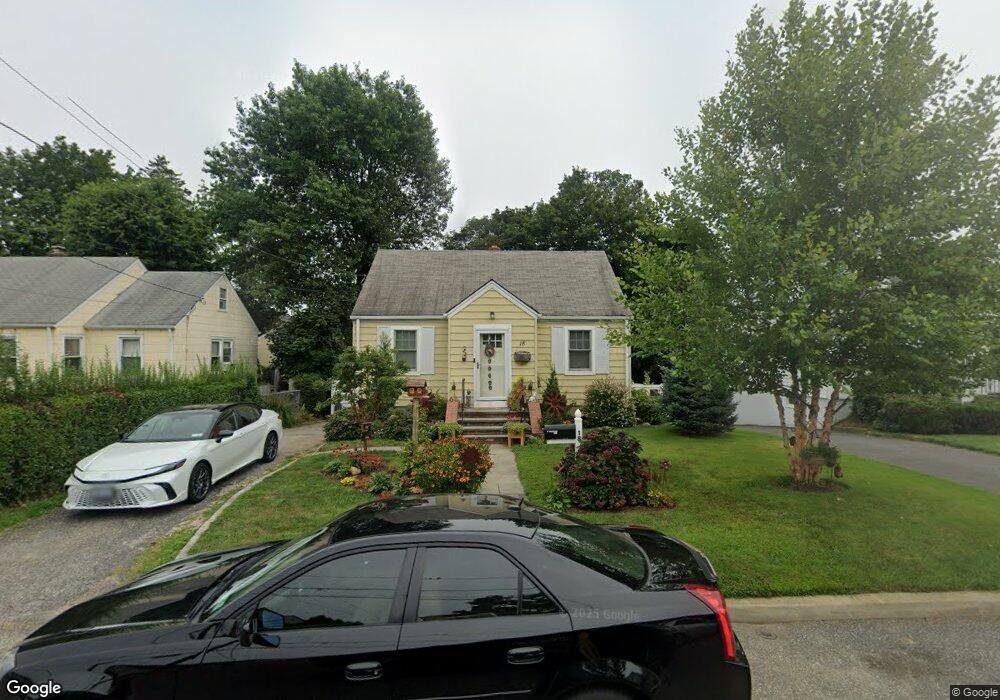 18 Raymond St, Glen Cove, NY 11542 - photo 1