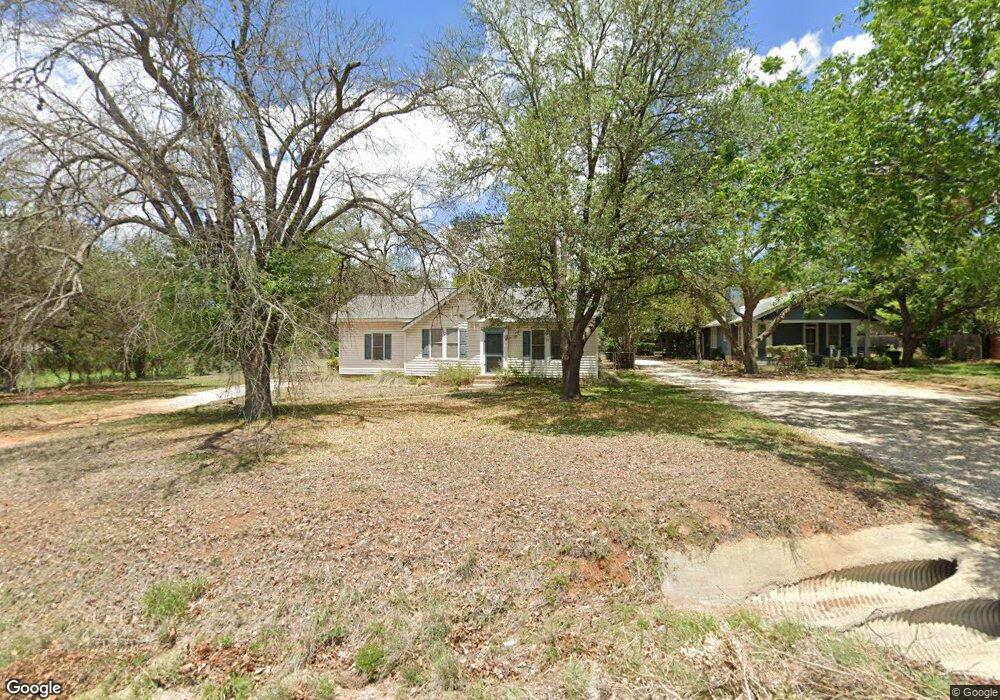 1302 N Milam St, Fredericksburg, TX 78624 - photo 1