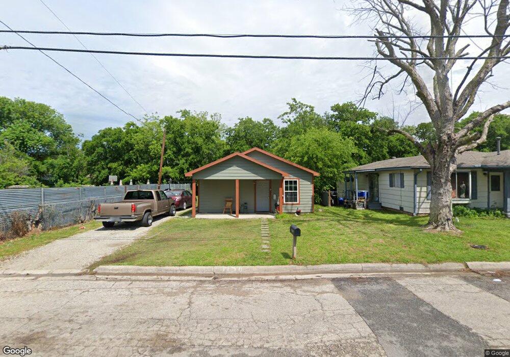 1124 N Weaver St, Gainesville, TX 76240 - photo 1