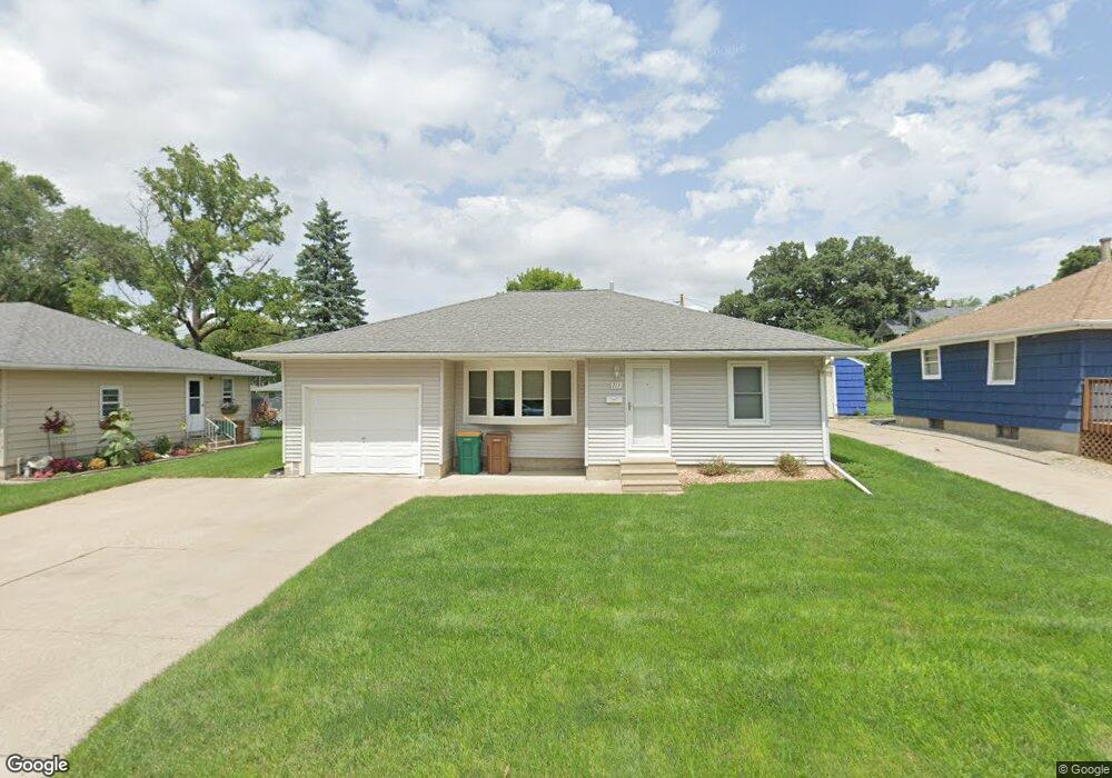 715 E Hawthorne St, Albert Lea, MN 56007 - photo 1