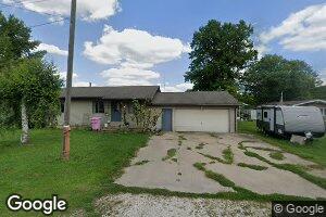 120 S Oak St, Bluffs, IL 62621