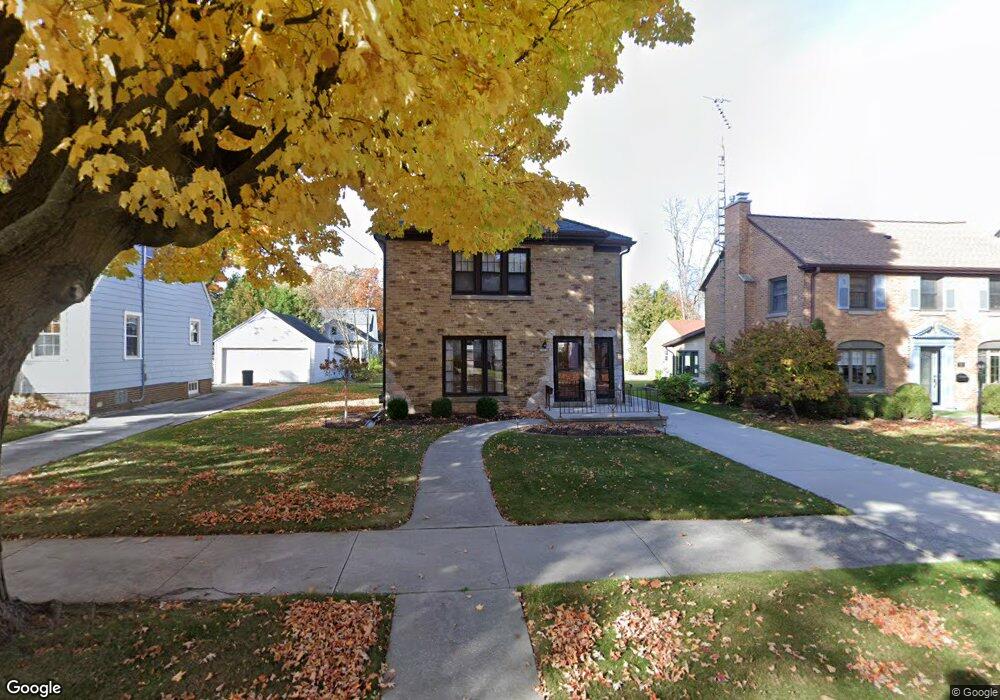 1022 N 16th St, Manitowoc, WI 54220 - photo 1