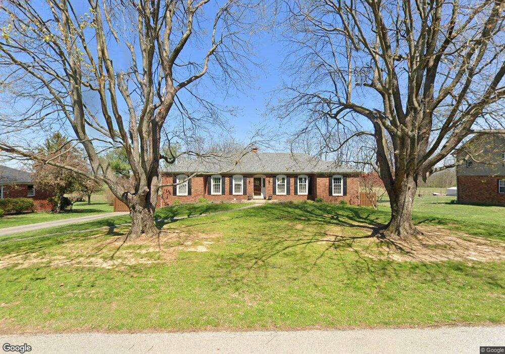 320 Farmbrook Cir, Frankfort, KY 40601 - photo 1